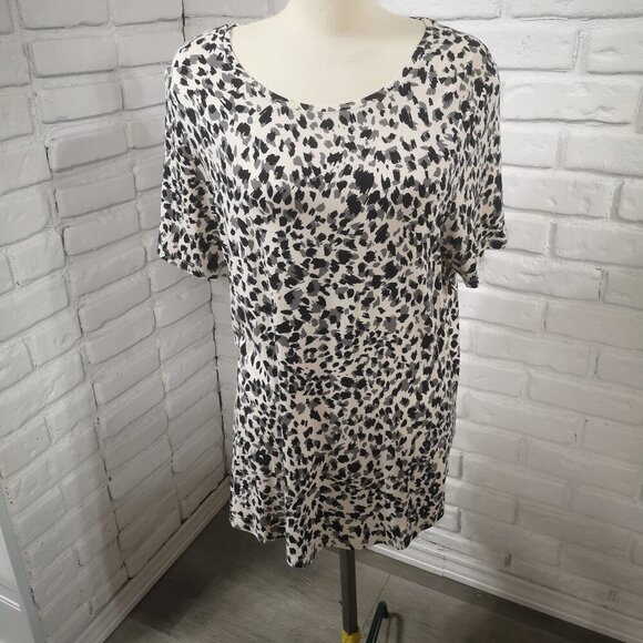 Additional Elle Modern Ladies Size 2X Black Grey & Cream Animal Print Top - Picture 1 of 9